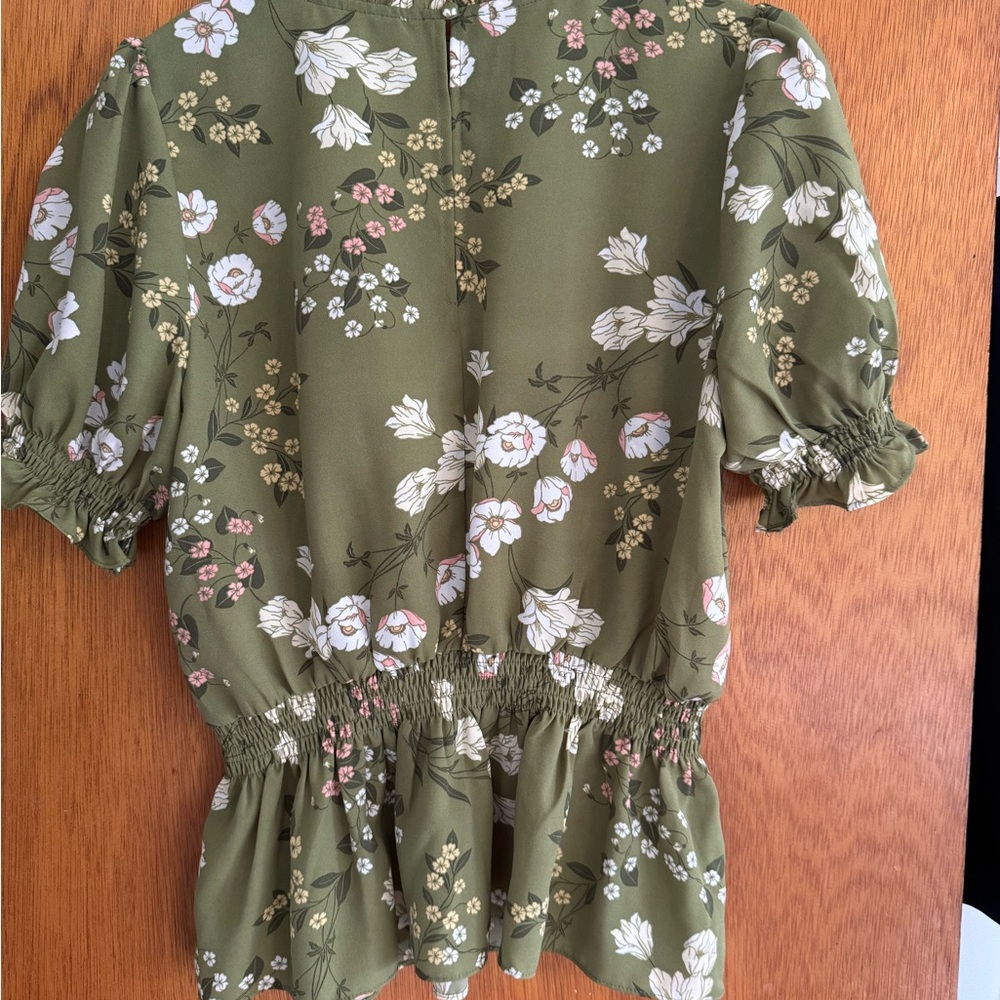 Floral Green Women's Top - Picture 3 of 3